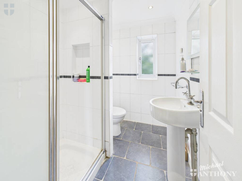 CAM03218G0-PR0763-STILL002-thumbnail-h750-70