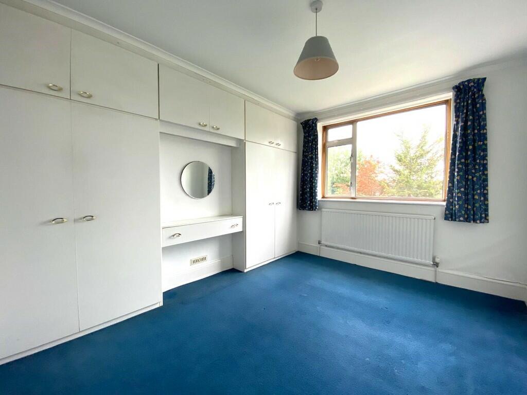 2nd bedroom