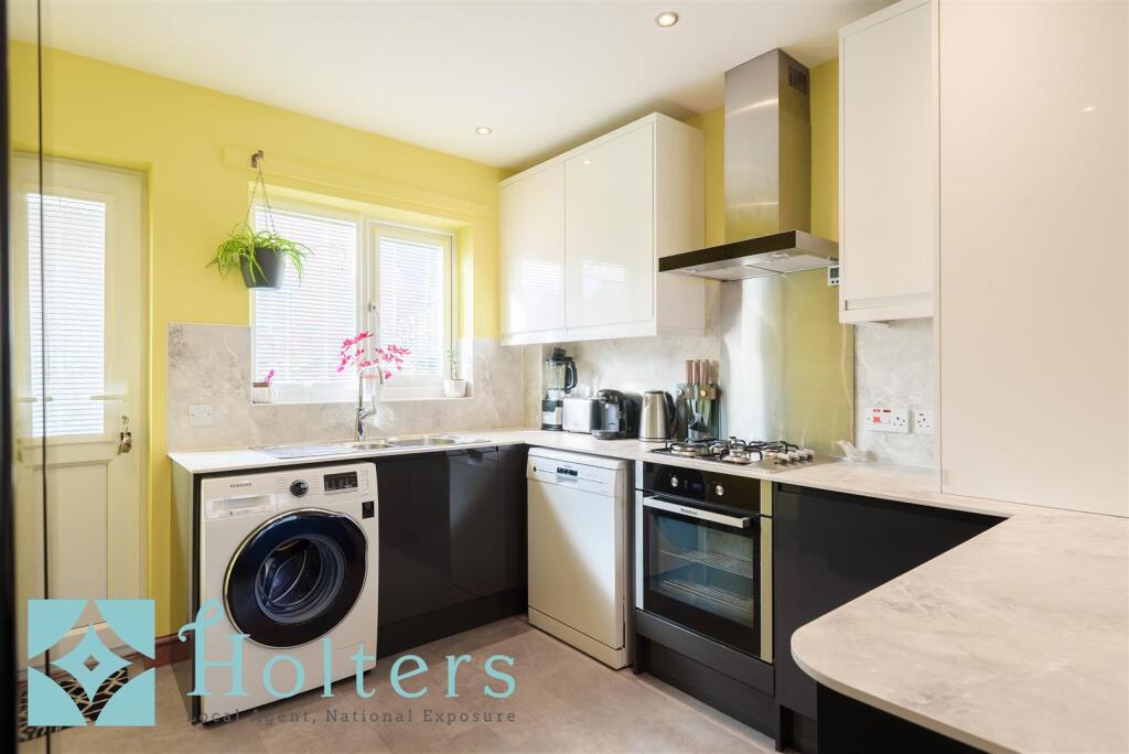 6 Canal Close, Newtown-03.jpg