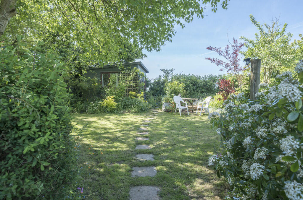 1296449-2-6825cde...