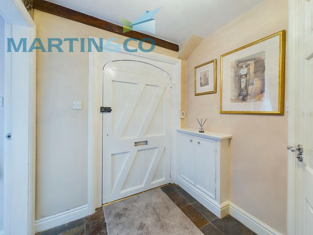 CAM01870G0-PR0143...