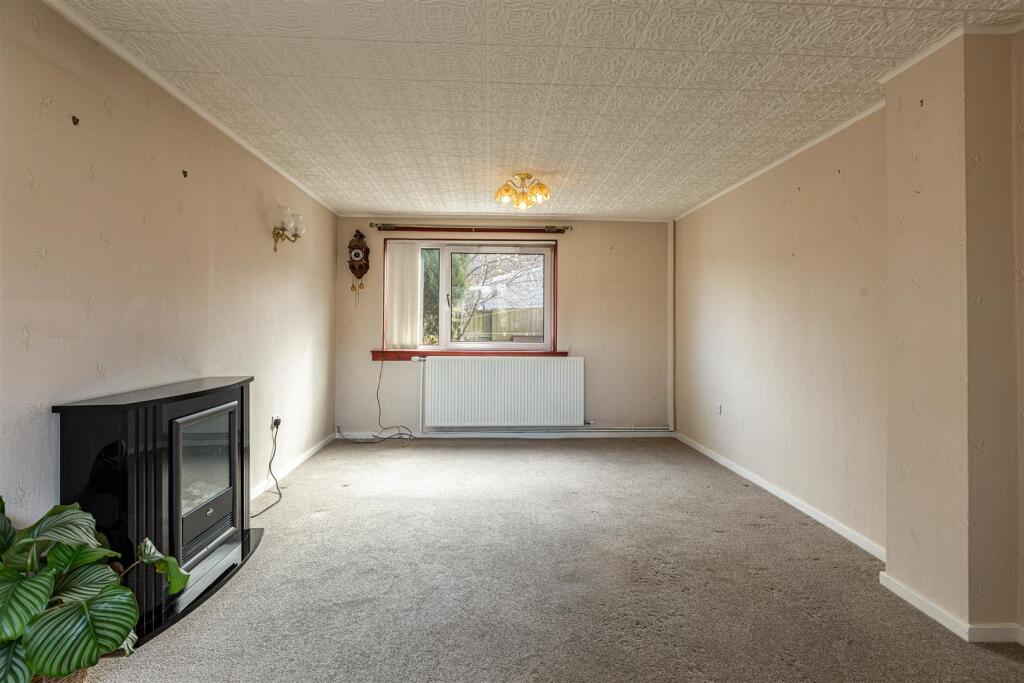 14 Eastfield Road Selkirk 17.JPG