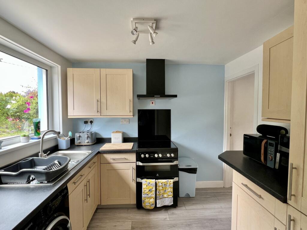 2 Burn Court, Dalry - Williamson and Henry