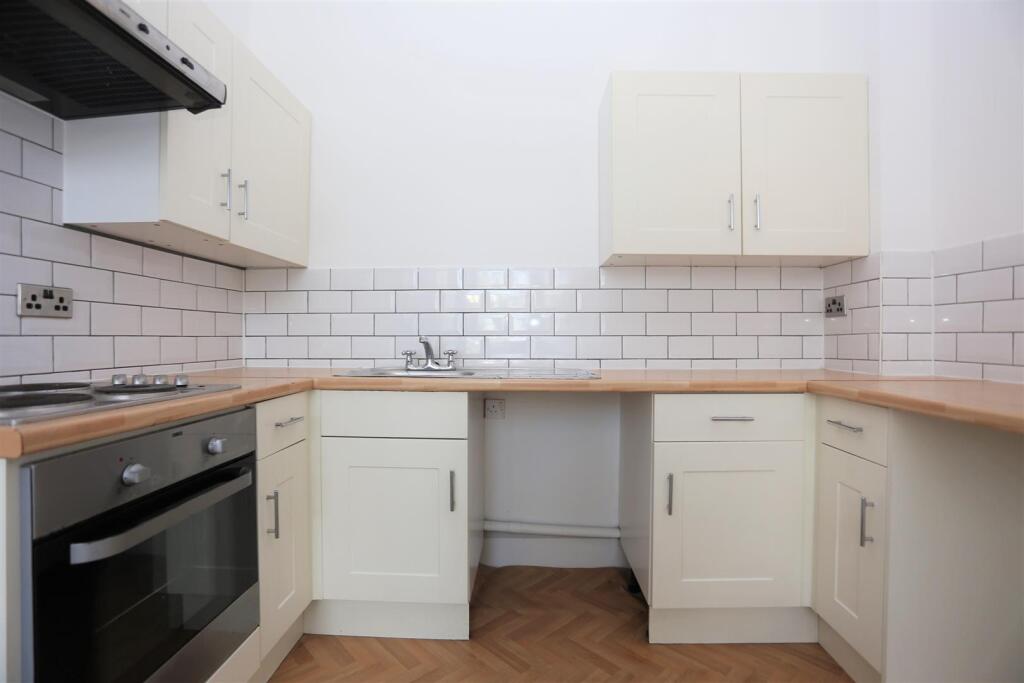 6, 35 Vernon Terrace Kitchen (2).JPG