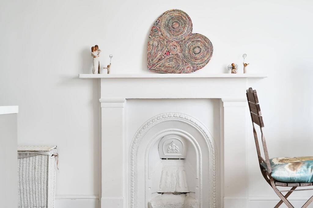 Flat 4a 1 Denmark Terrace bn1 - photos (12).jpg