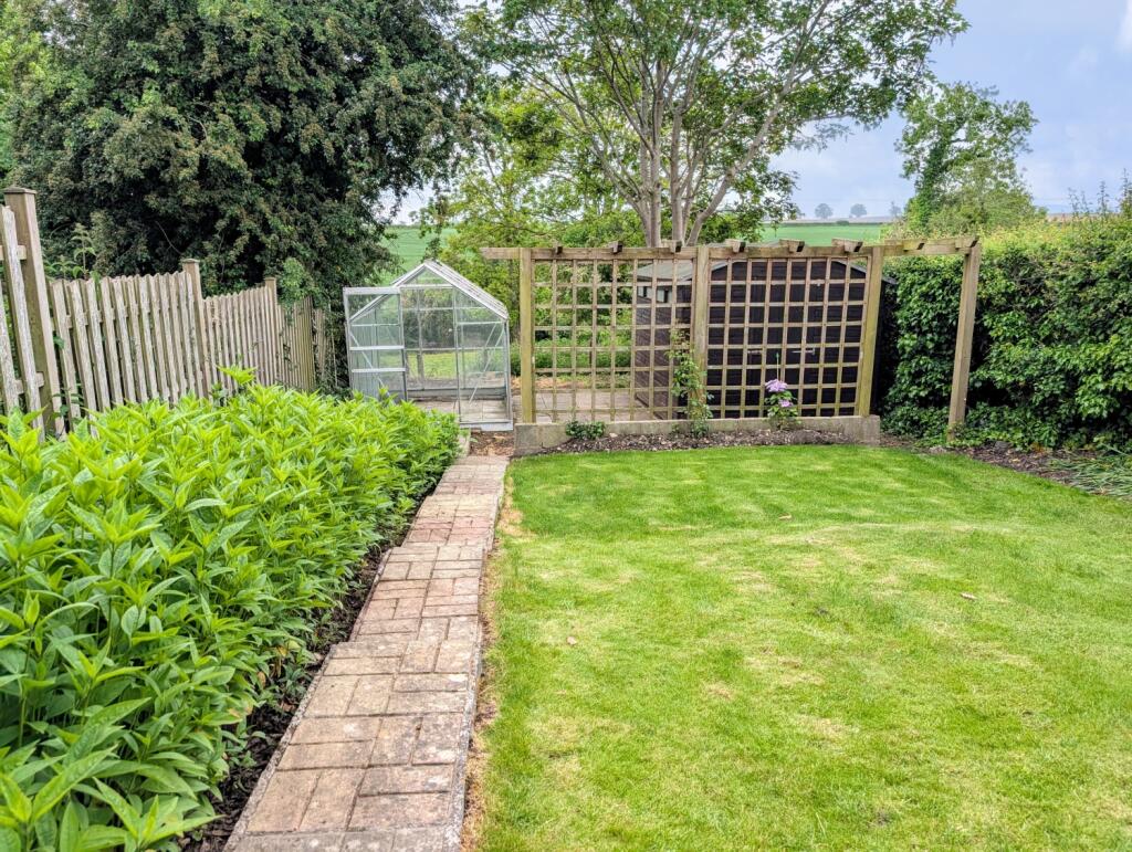 PXL_20250522_095223225.MP2