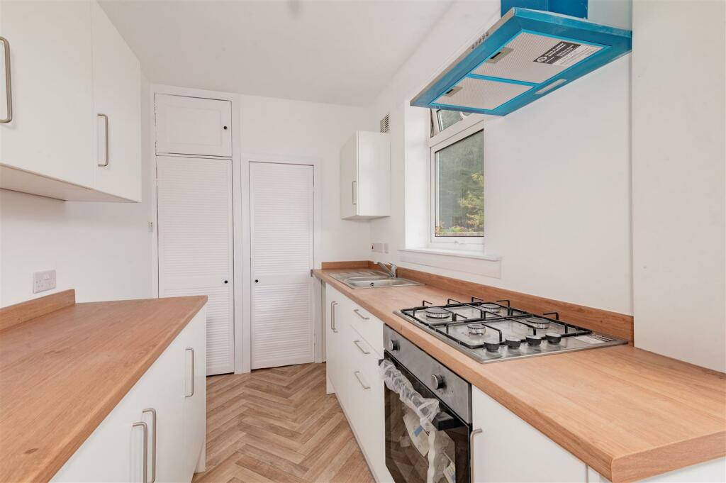 21 Forres Crescent Dundee-2.JPG