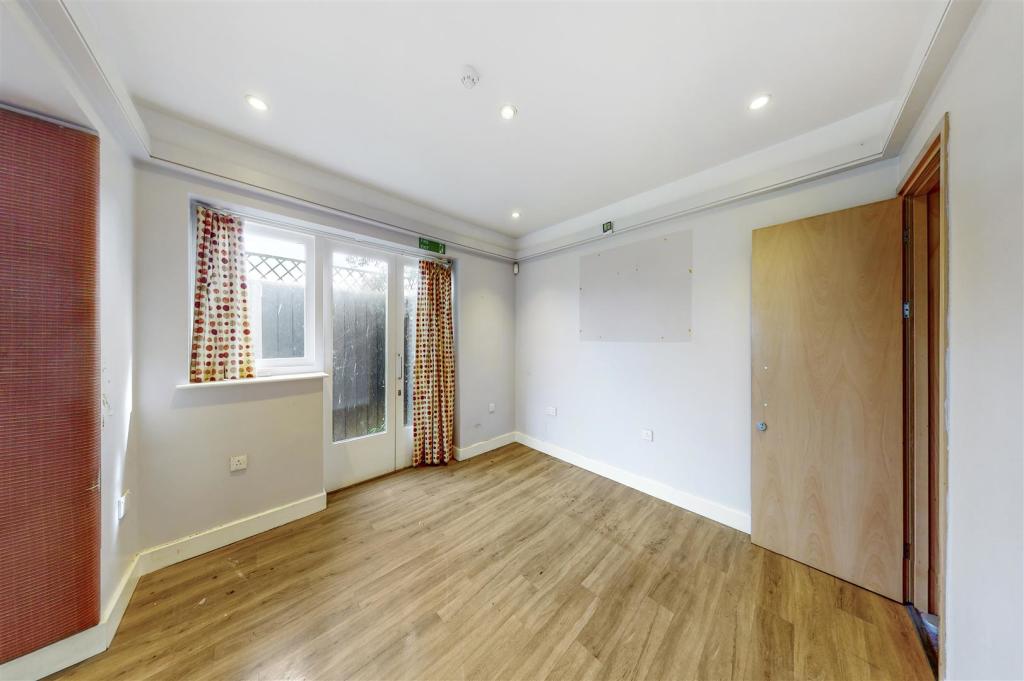 45A Langham Gardens - HbzYzI2nHcSEcrjB771S.jpg
