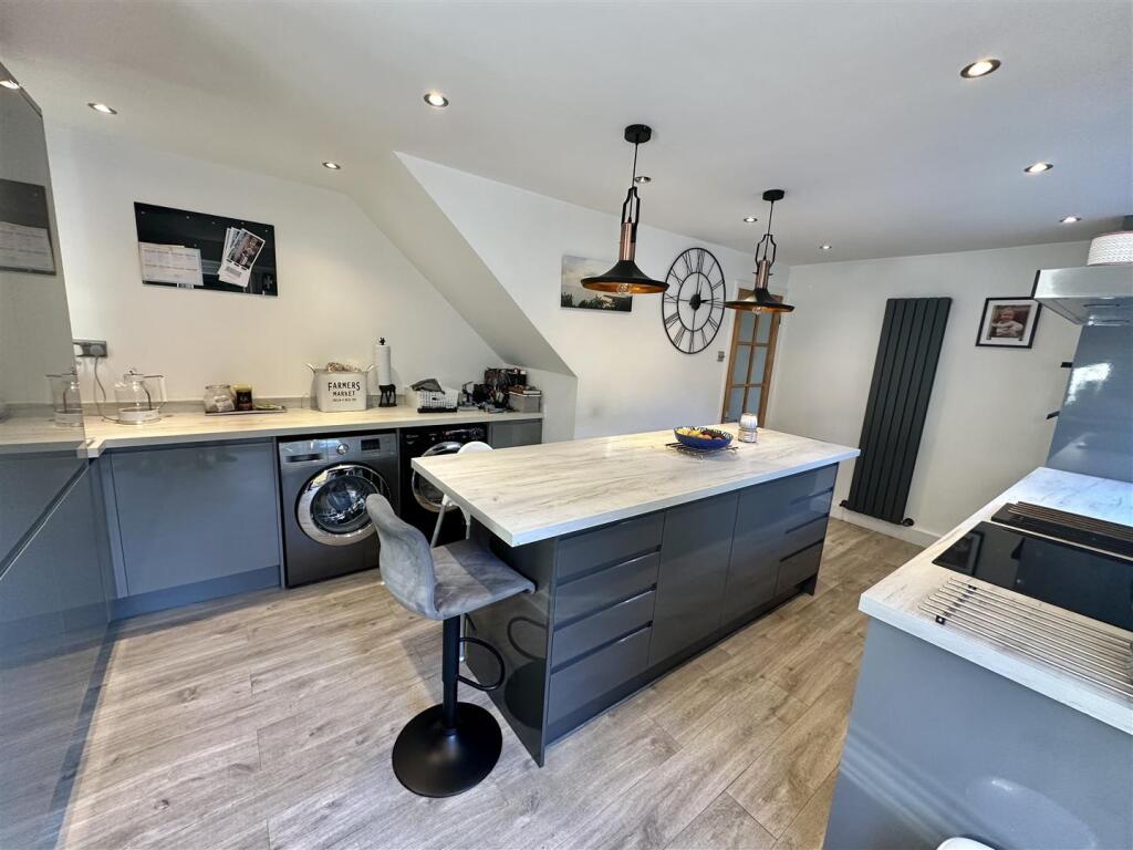Bramleys Estate Agents - Sandiway Bank - Dewsbury 