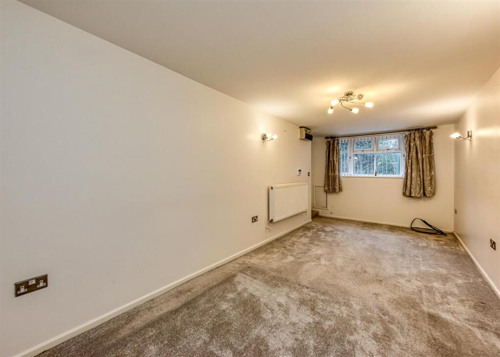 1 Manor Road-Sitting Room (2).jpg