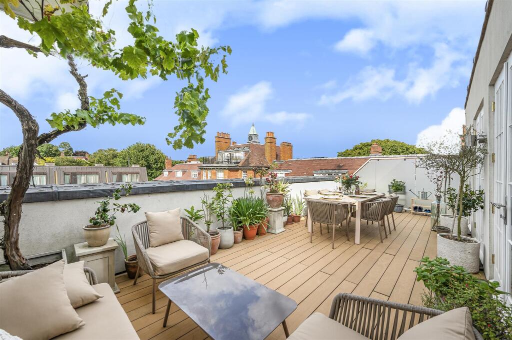 balcony1.jpg
