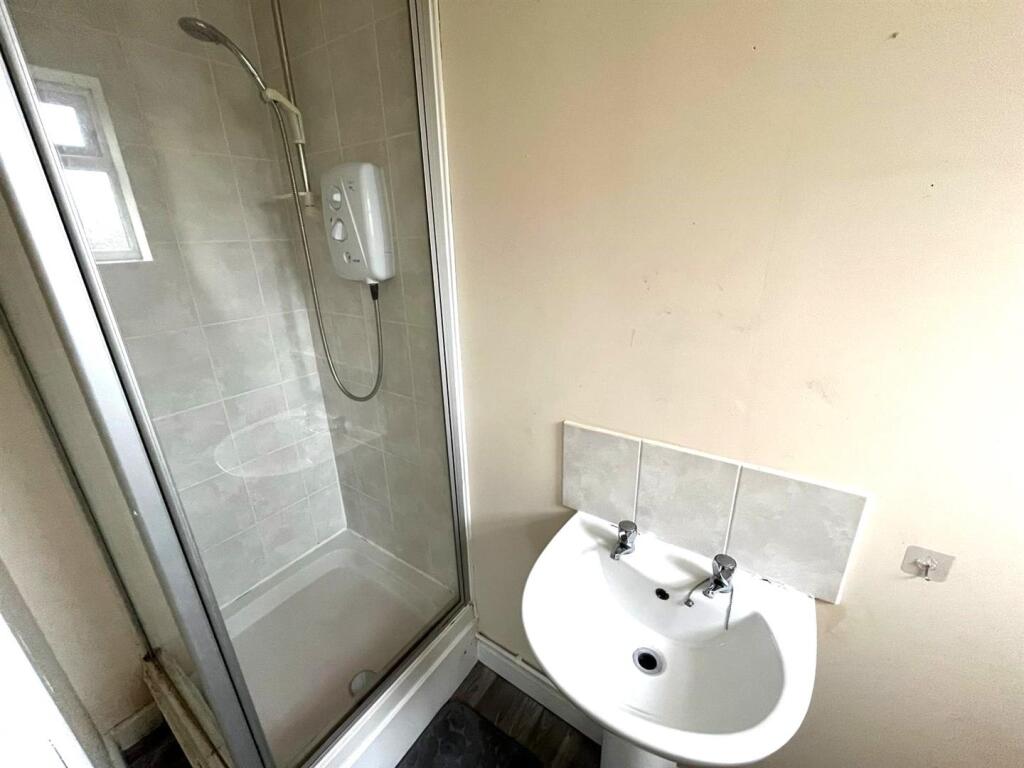 Shower Room Pic 1