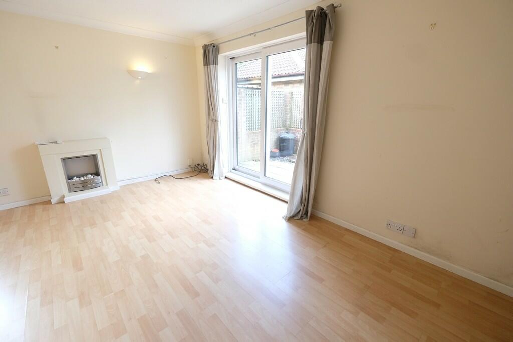 SITTING/DINING ROOM