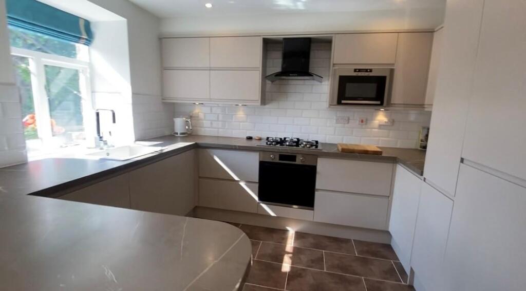 KITCHEN 5.jpg