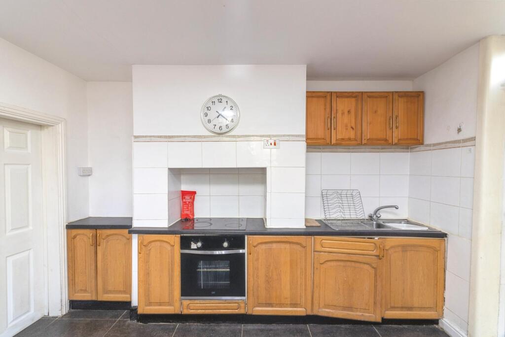 Lounge/Kitchen