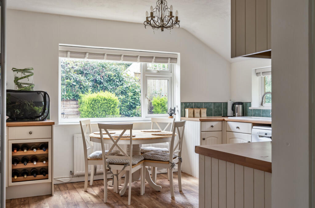 1336103-19-689624...