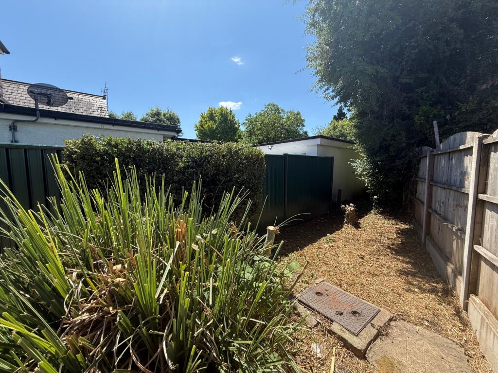 26E3CCFF-489F-46D4-85E6-EEA9B82556C8