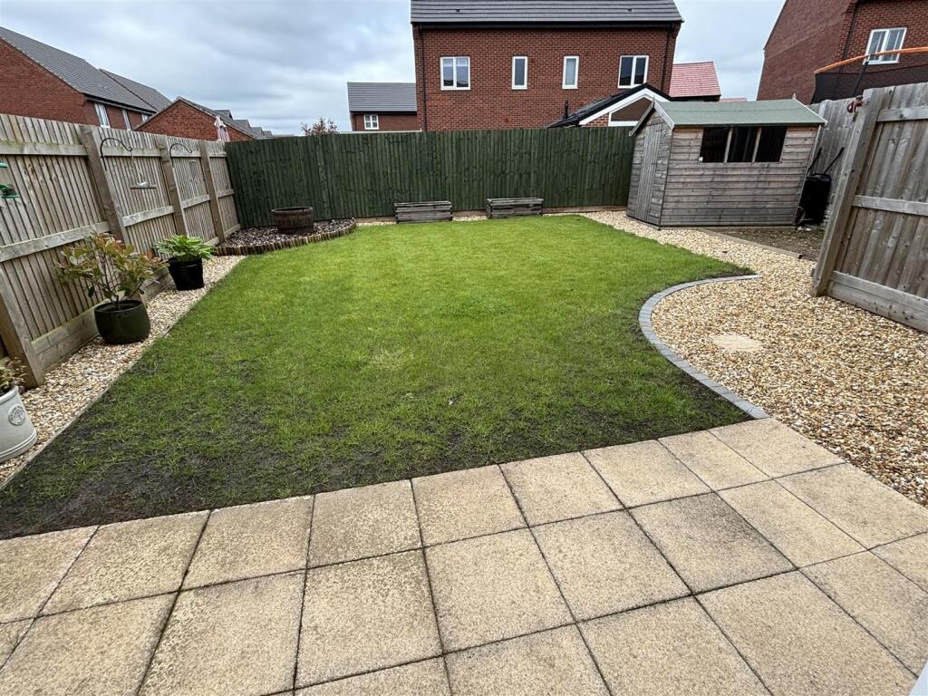 6DL-garden.JPG