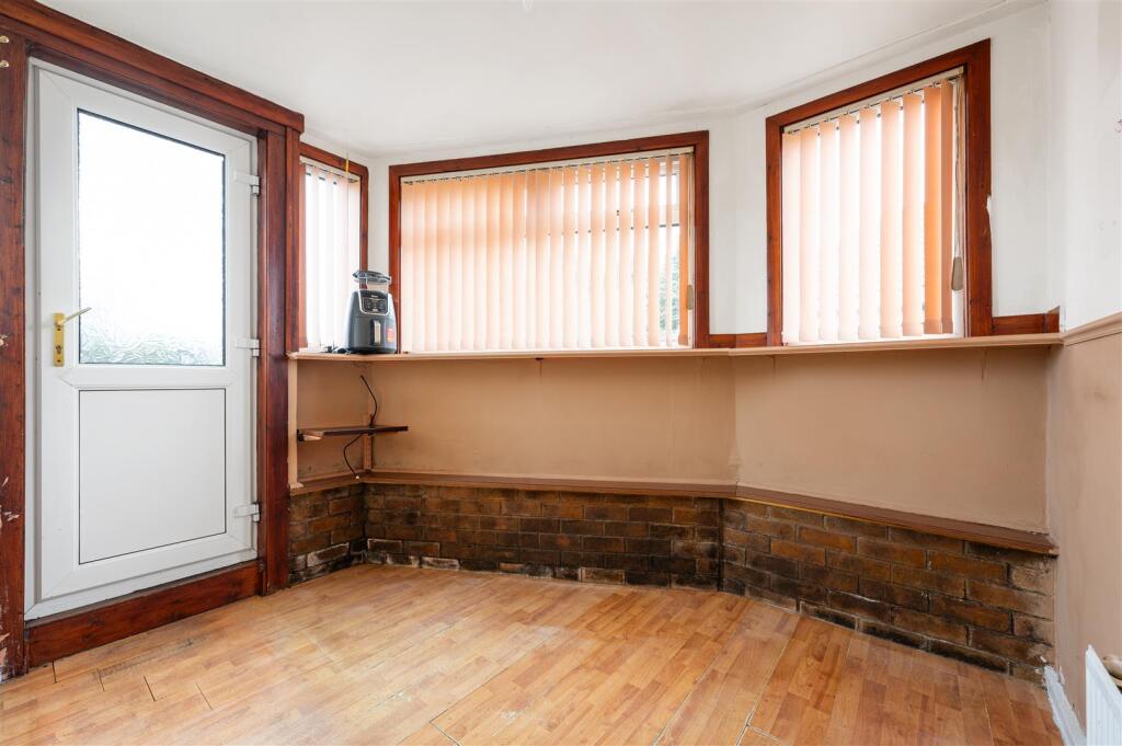 25 Springhill Brae 014.jpg