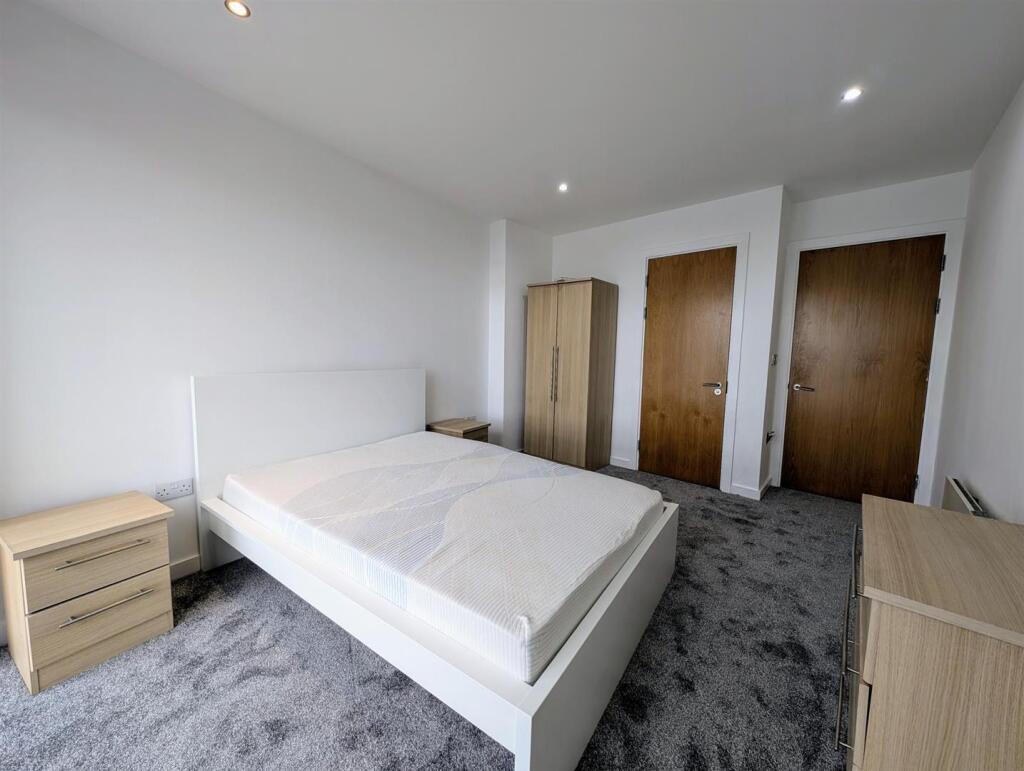Master Bedroom.jpg