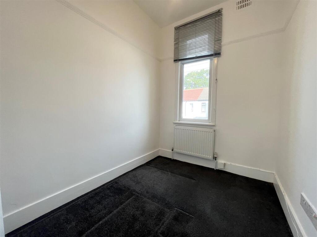 Bedroom 3.jpg