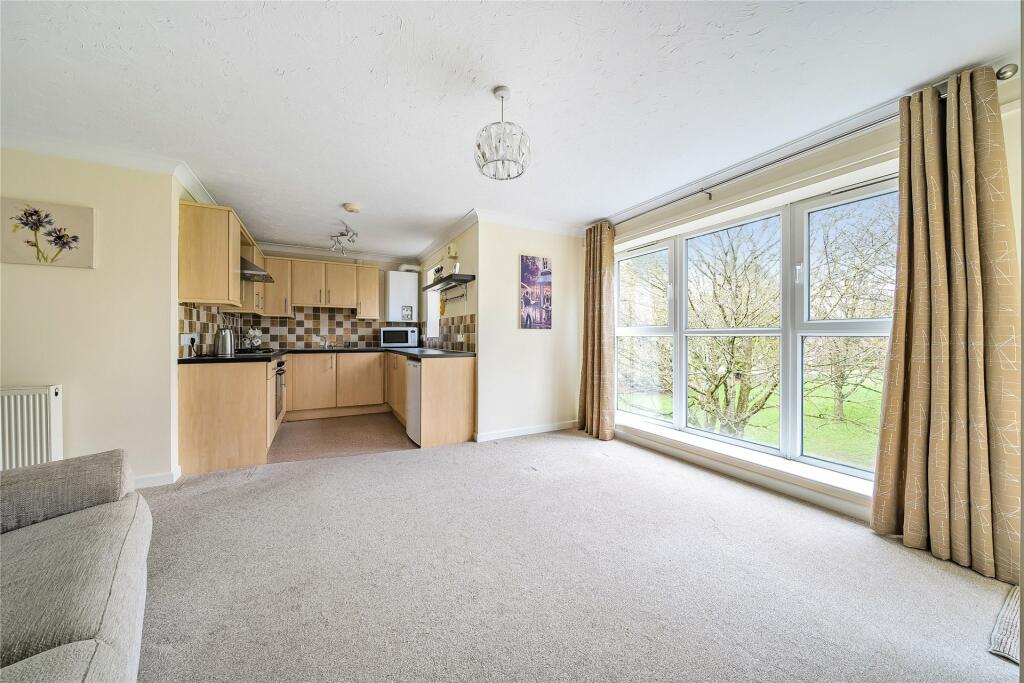 Lounge/Kitchen