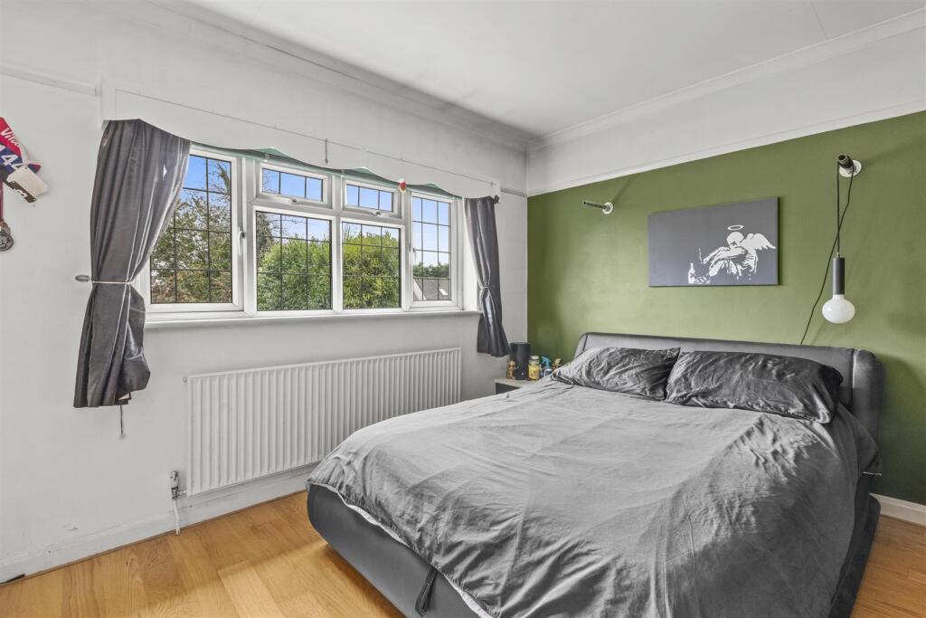 25 Marlow Rd, HP11 1TA-13.jpg