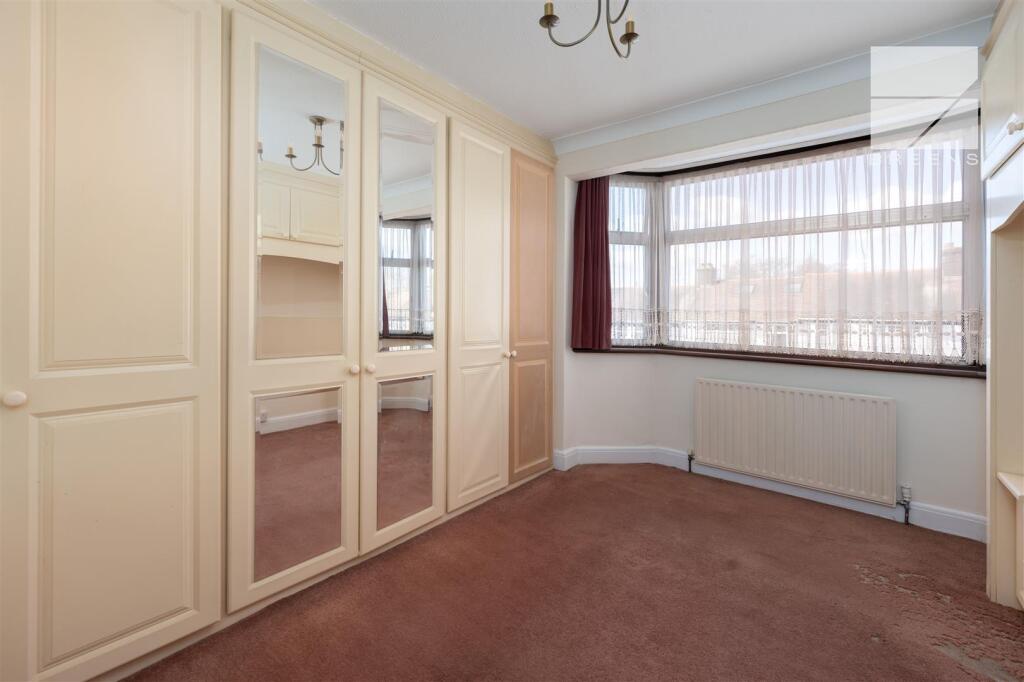 39 Beech Hall Crescent_0026.jpg