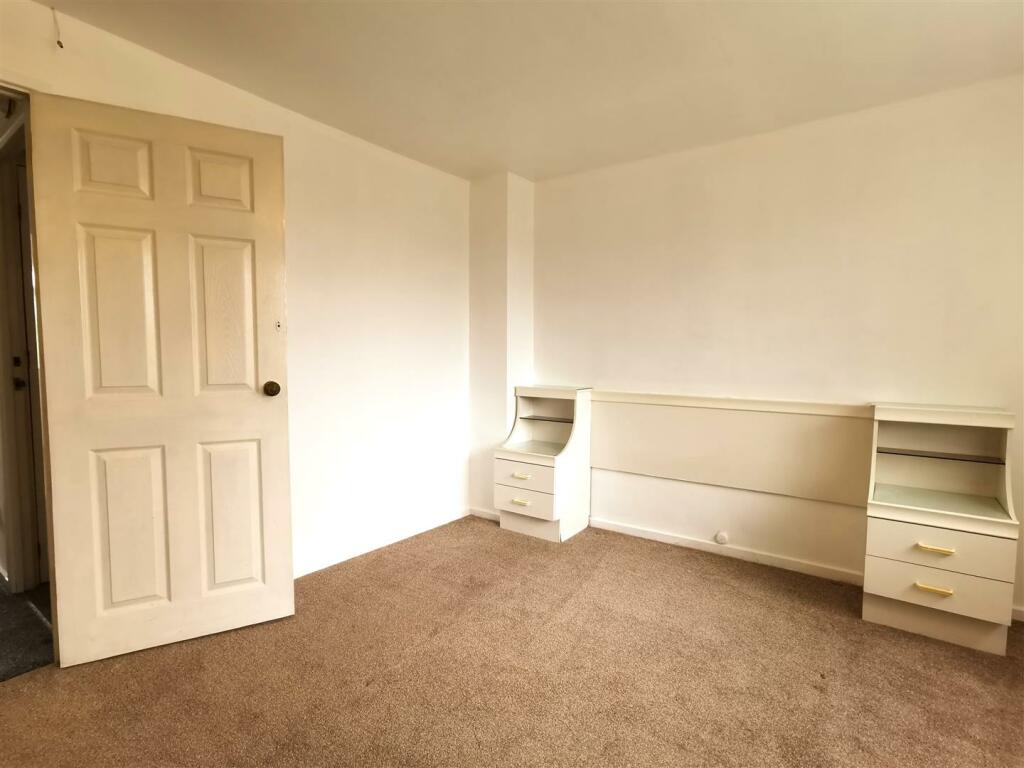 main bedroom 4.jpg