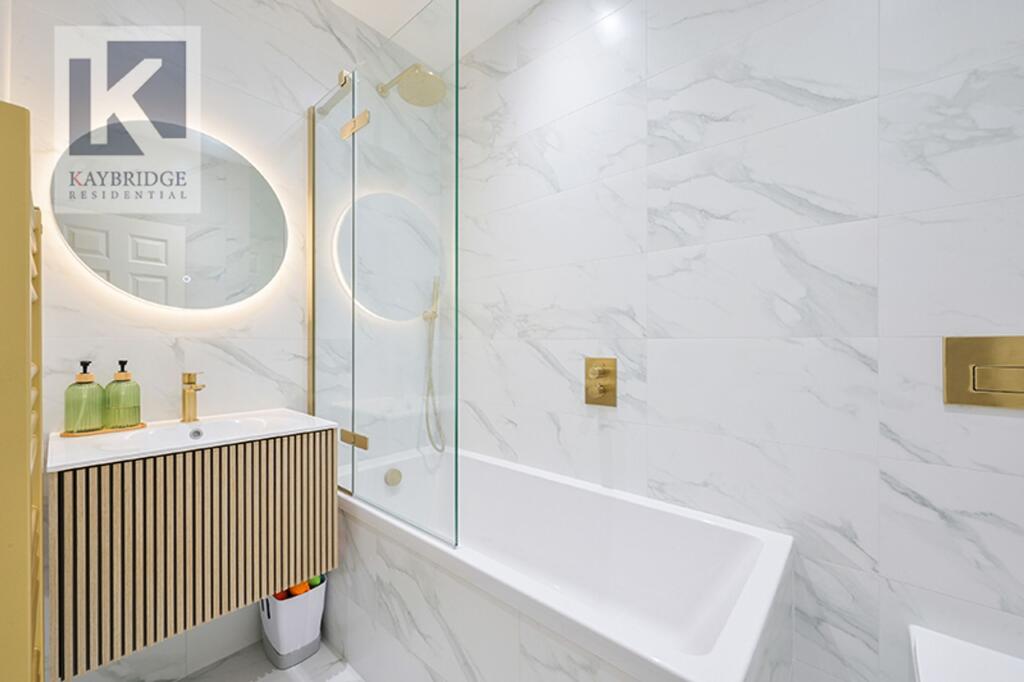 Silvergate Ruxley Lane, Epsom - KT19 9GZ