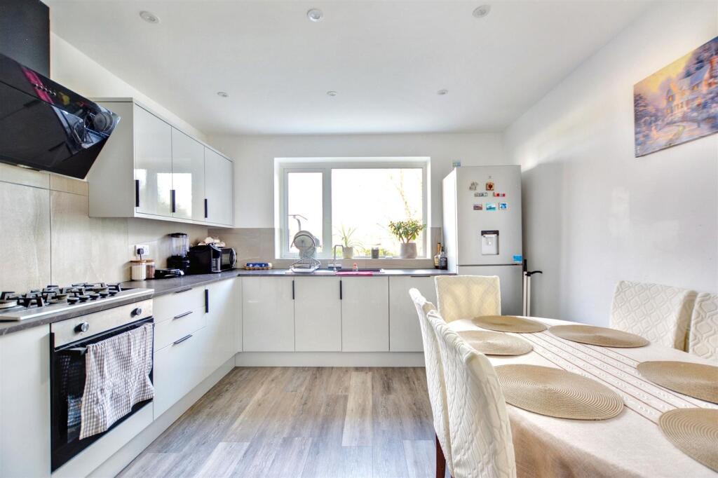 Kitchen_1.jpeg