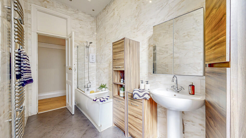 56-print-25 Queen...