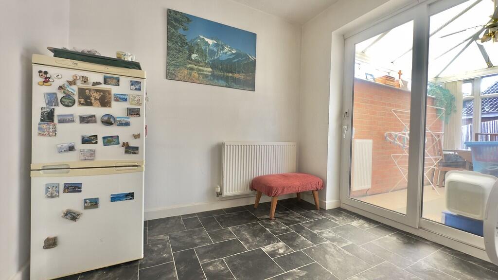 B105899F-3247-4F2...