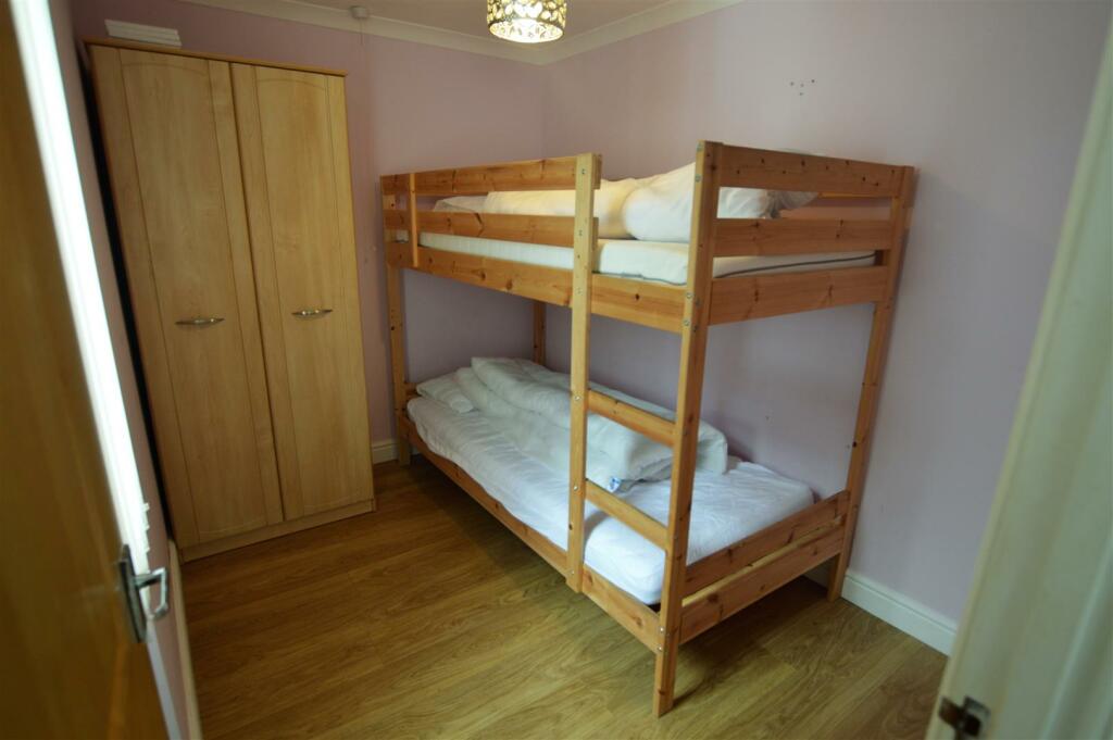 Bed 3.JPG