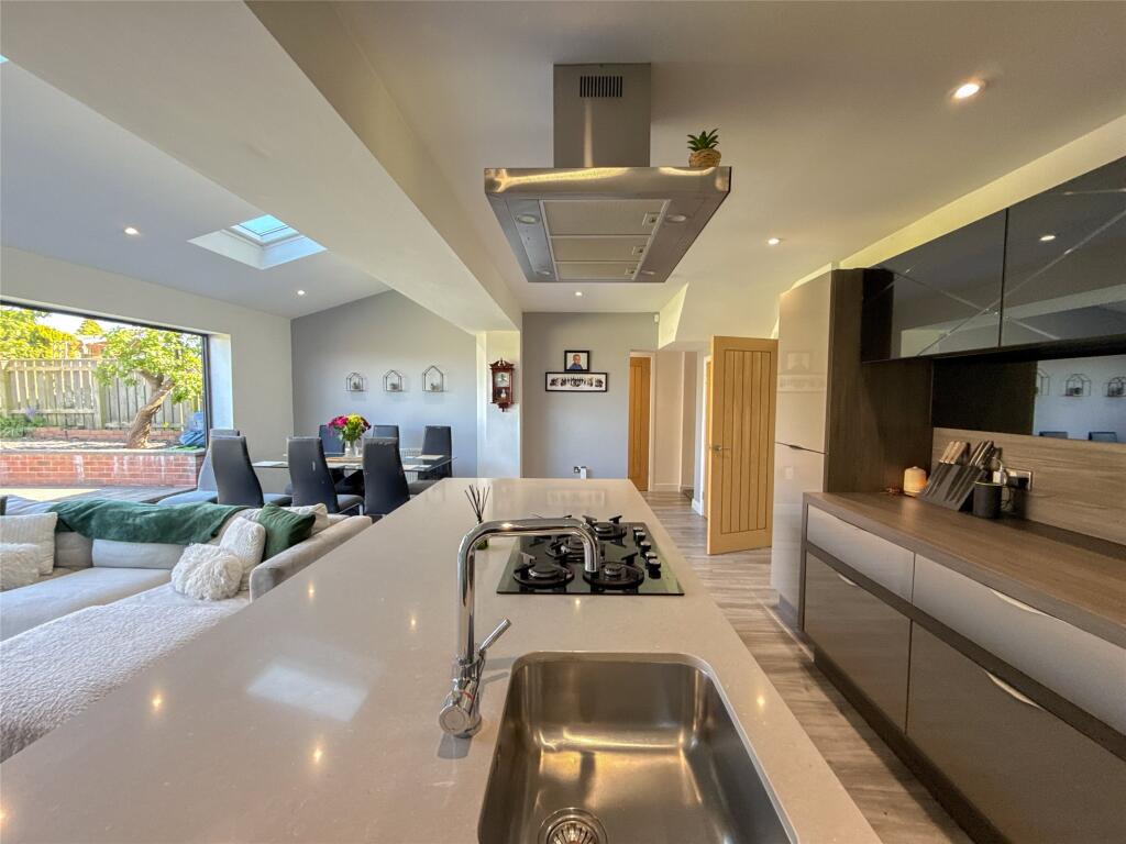 Kitchen/Diner/Family