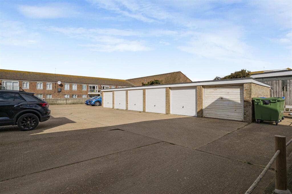 Garages / Parking