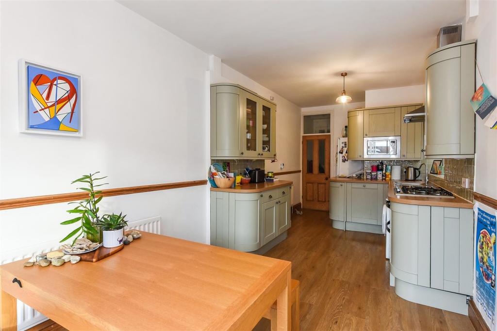 Kitchen/Dining Area