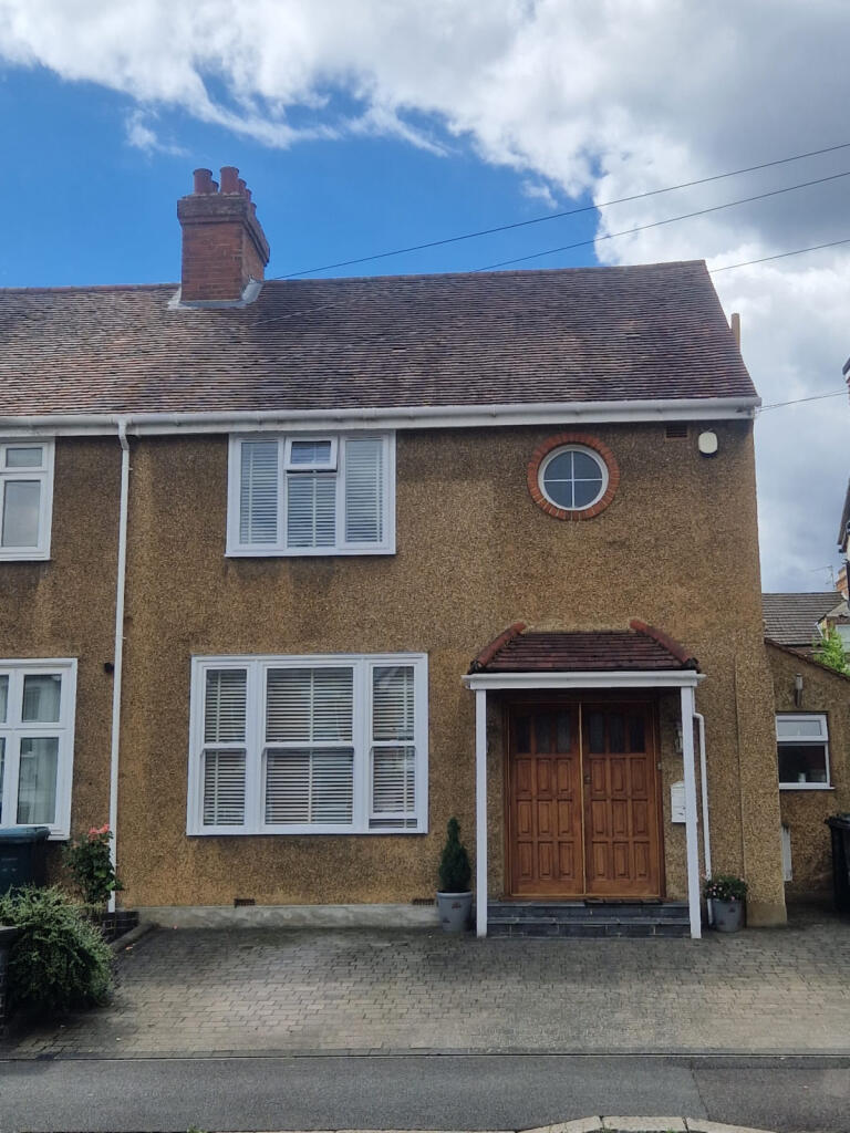 Crescent Road, London, EN4