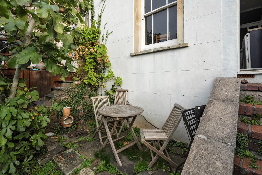 Garden ()