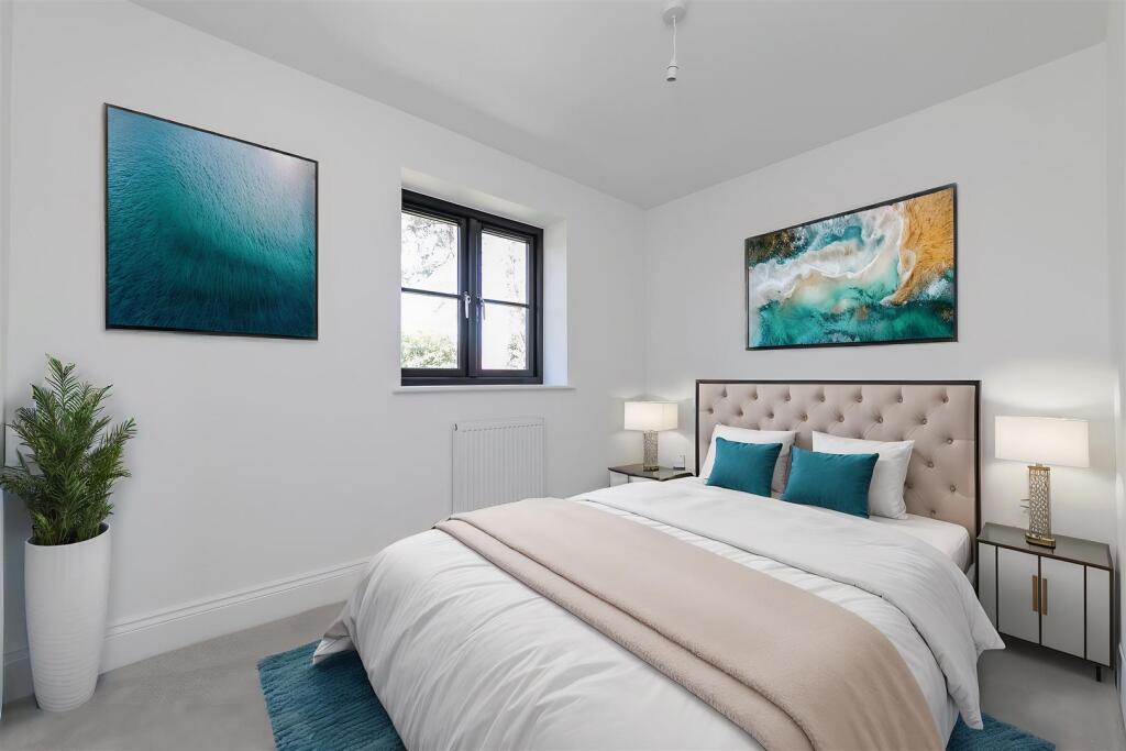 1RoseGardens-51 - Bedroom - Standard - 11.jpg