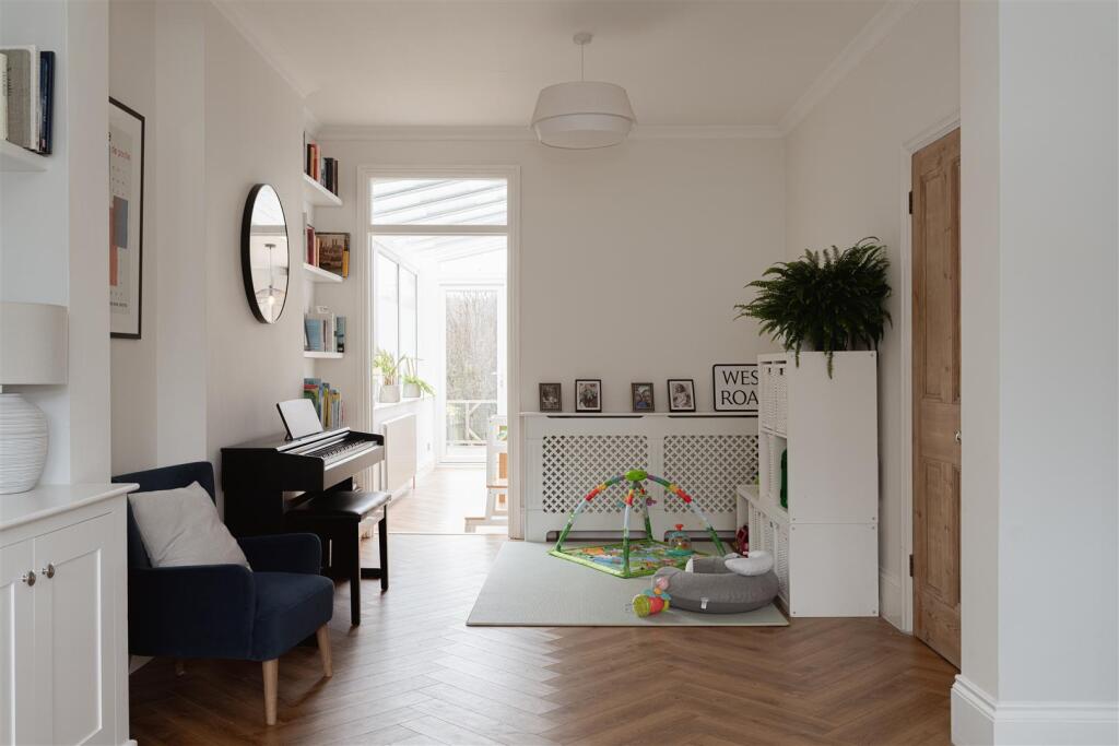 2 West Road, Reigate-10.jpg