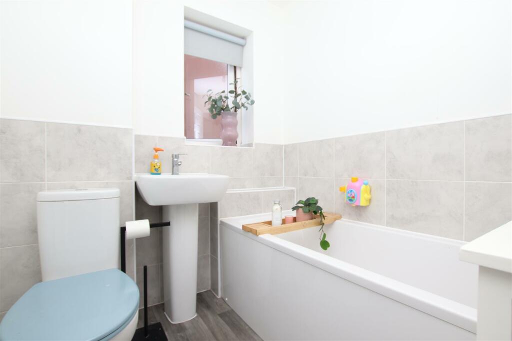 Bathroom.JPG