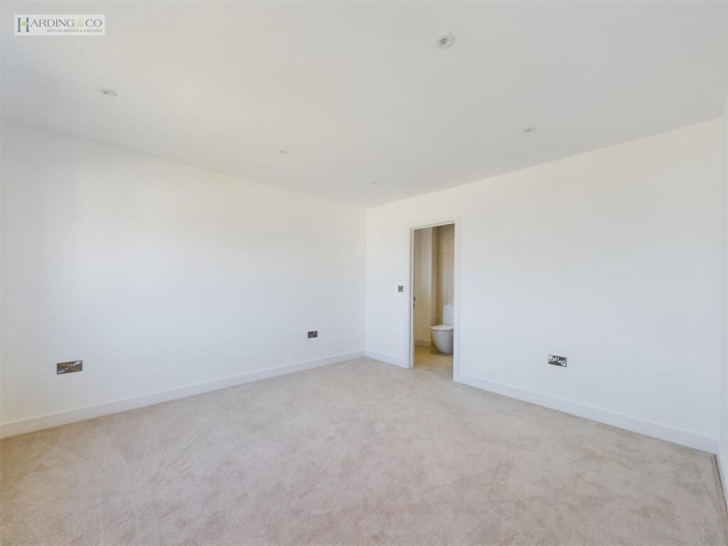 Harbour Bedroom 1.jpg