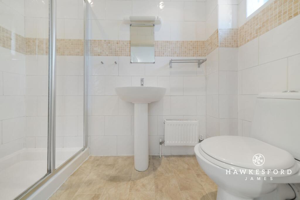 Mount Field, Queenborough - En-suite