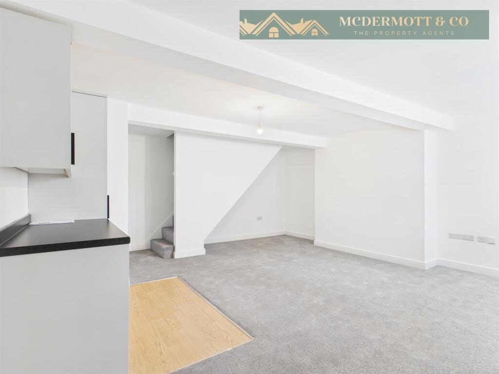 APARTMENT 48
