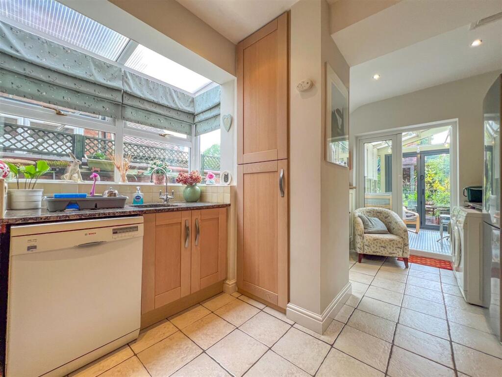 Manor Park Road - Image-18.jpg