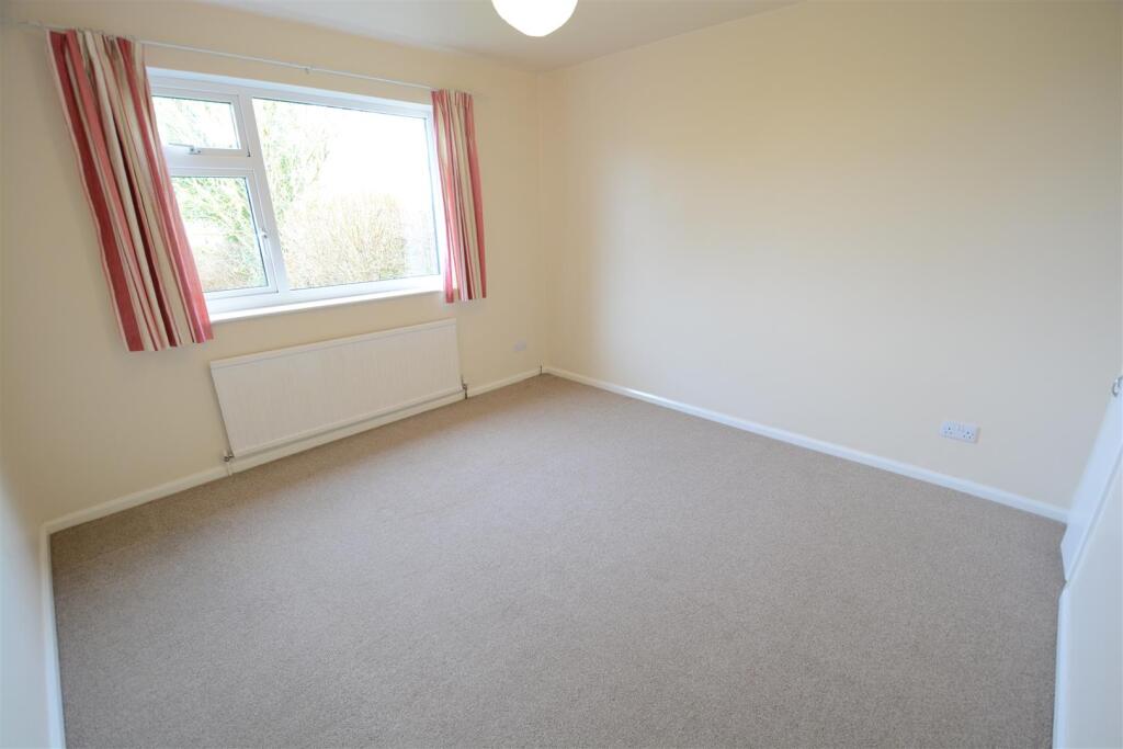 DOWNSTAIRS REAR BED 1