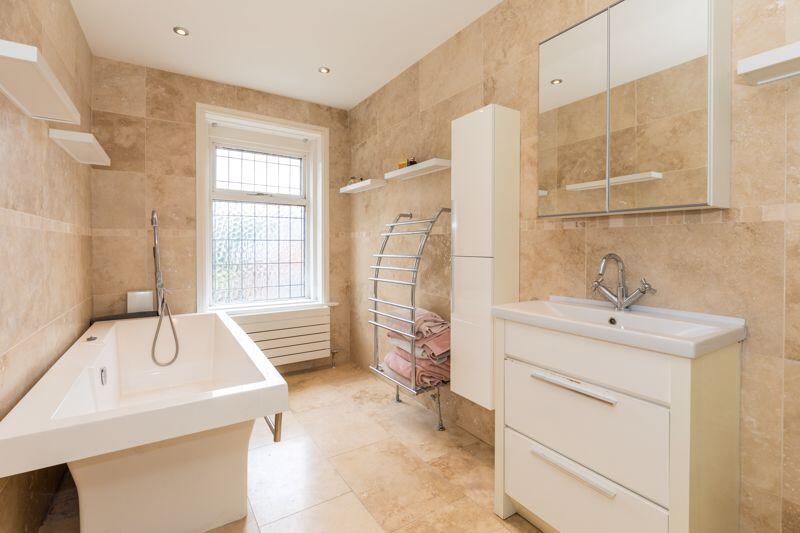 Ensuite