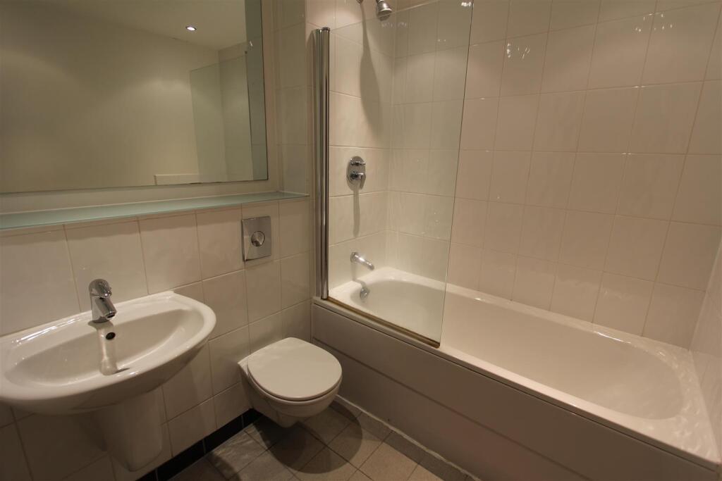 Bathroom.JPG