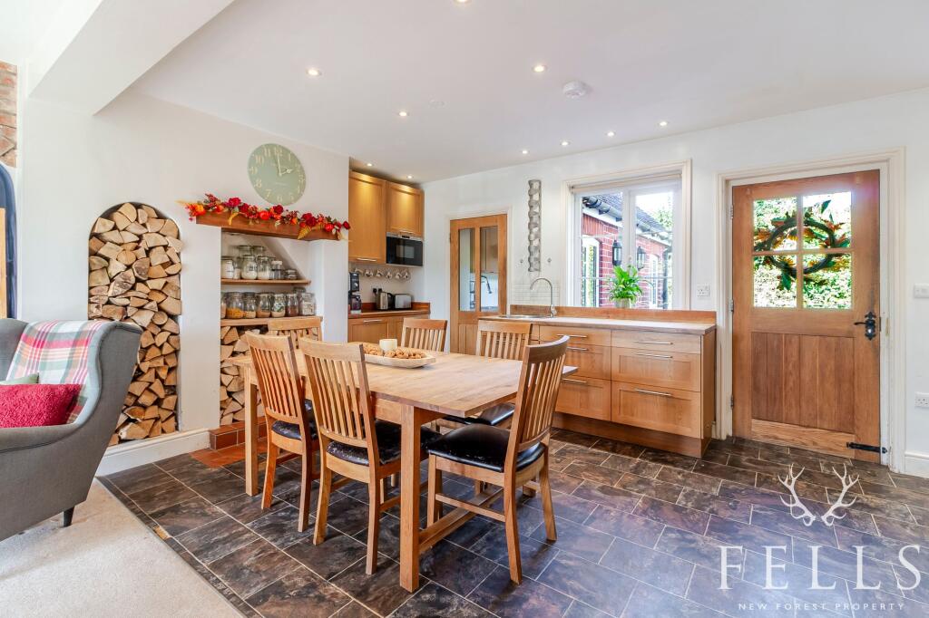 Kitchen / dining room
